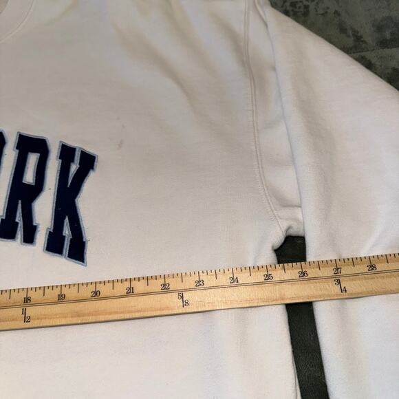 John Galt Brandy Melville Erica New York White Crewneck Sweater Size Large - Picture 10 of 10
